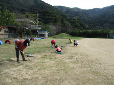 運動場掃除 (2)